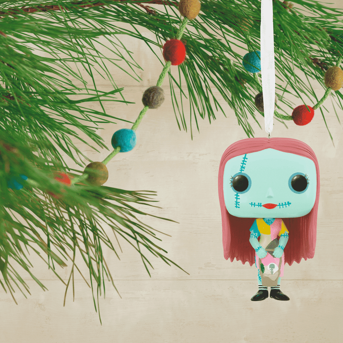 Sally Holiday Ornament - US 1688