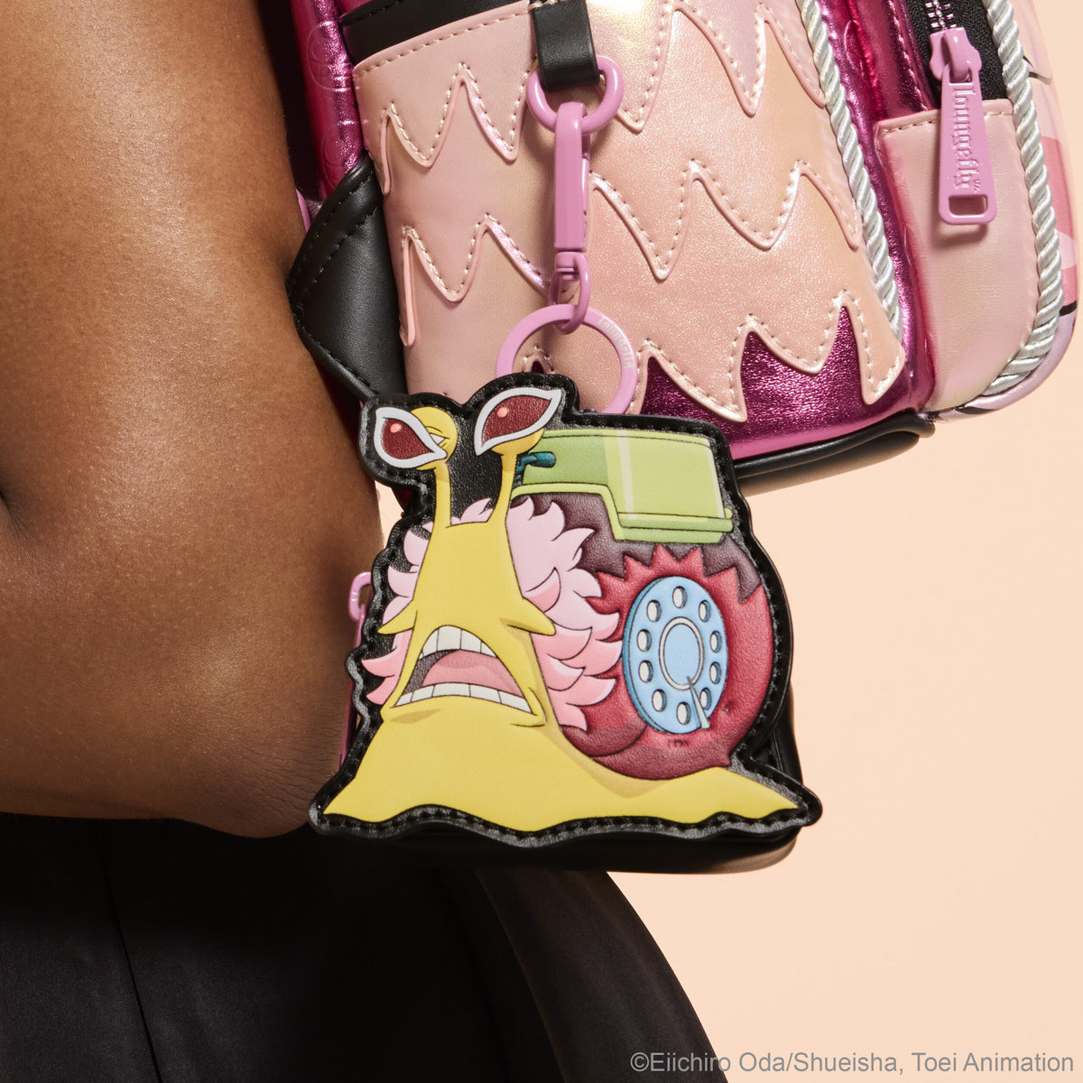 SDCC Limited Edition One Piece Donquixote Doflamingo Transponder Snail Coin Bag - US 1325