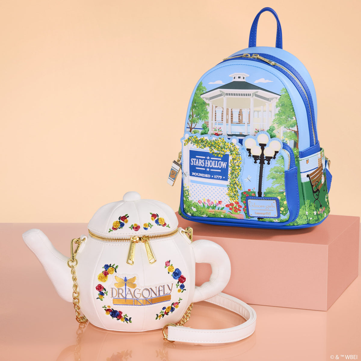 Gilmore Girls Dragonfly Inn Figural Teapot Crossbody Bag - US 4428